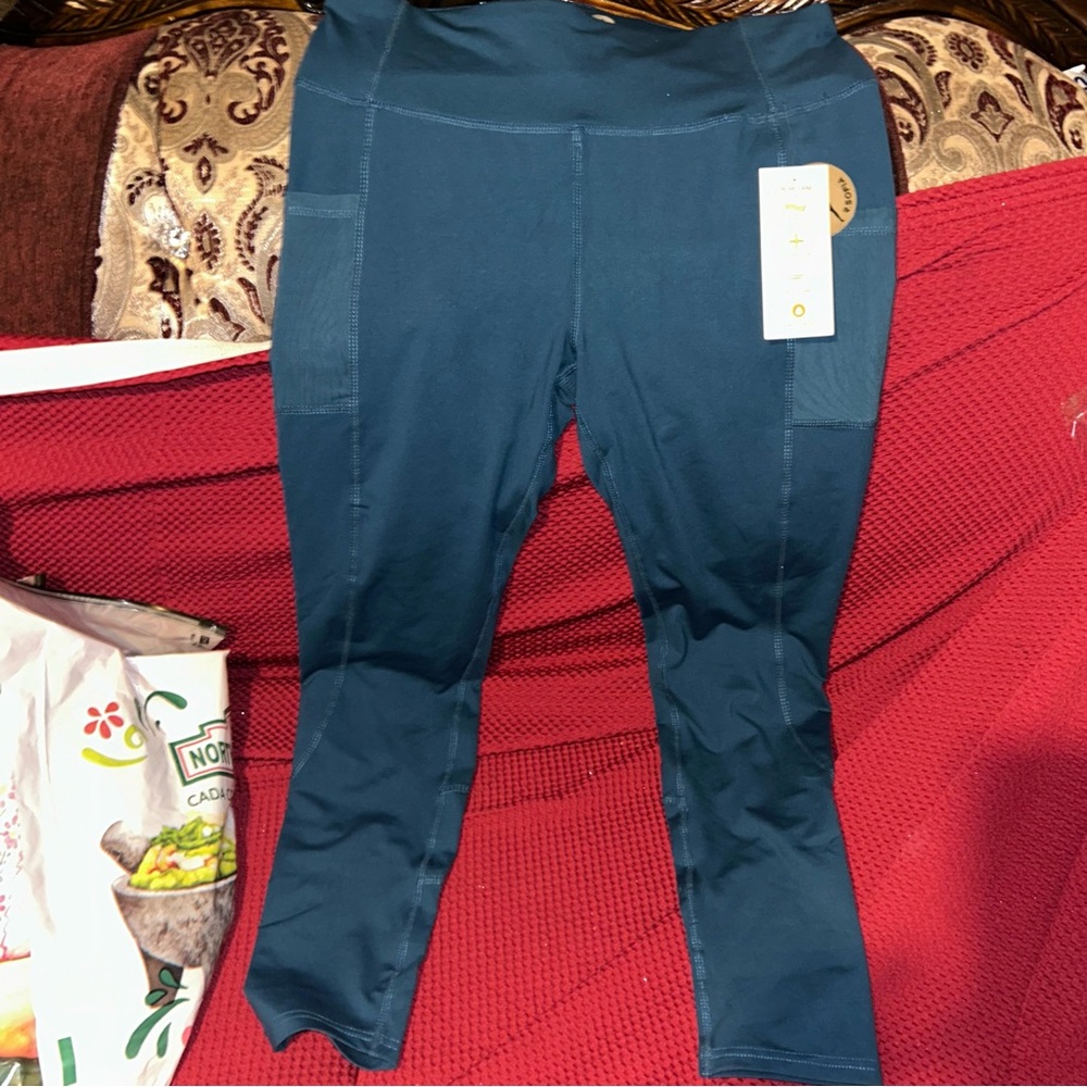 NWT R. SOFIA XL High-Waist Capri Leggings w/ Mesh Pockets - Teal